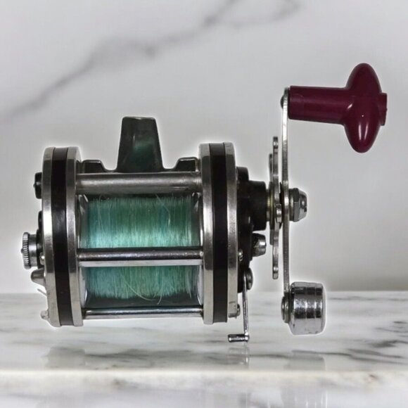 Vintage Bait Casting Reel Made in Japan Collectible Fishing Gear - Picture 1 of 13